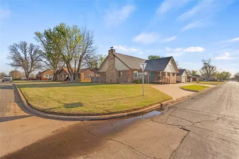 501 E Walnut St, Fairview, OK 73737 photo 2