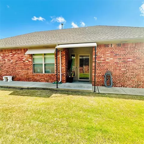 9208 Roadrunner Ave, Oklahoma City, OK 73139