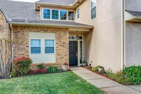 701 Inverary Dr, Edmond, OK 73025