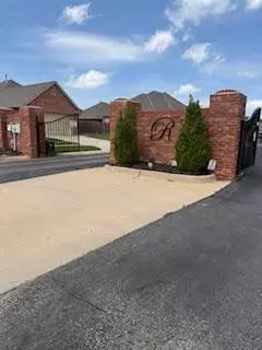 3912 New London Ave, Moore, OK 73160
