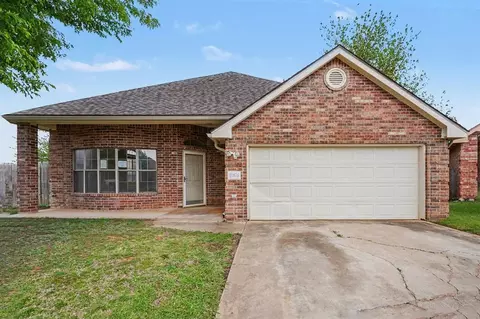 21876 Homesteaders Pl, Edmond, OK 73012