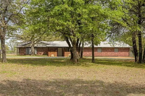 1172 Woodcrest Dr, Harrah, OK 73045