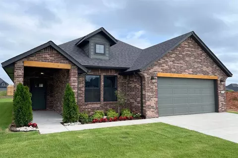 4825 Sundowner Ln, Edmond, OK 73034