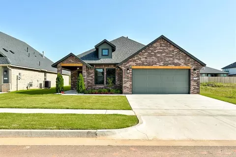 4825 Sundowner Ln, Edmond, OK 73034