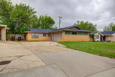104 Oakside Dr, Moore, OK 73160
