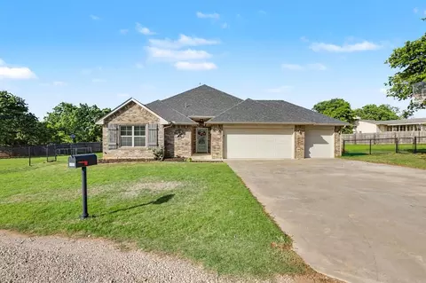 8551 Three Oaks Rd, Edmond, OK 73025