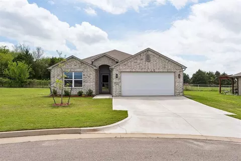 1411 Claire Ct, Shawnee, OK 74804