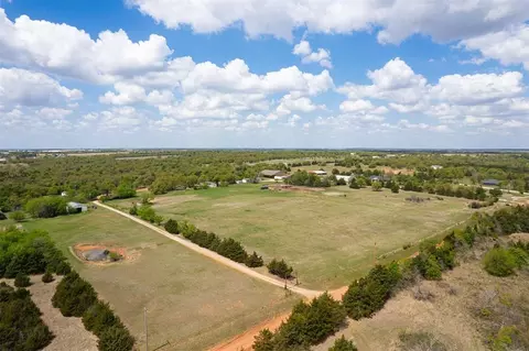 9925 S Anderson Rd, Guthrie, OK 73044