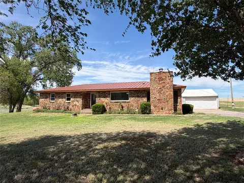 22681 E 1090 Rd, Clinton, OK 73601