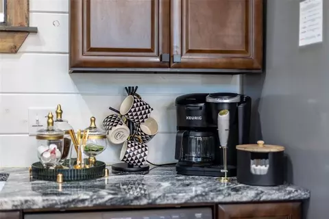 Kitchen - 870 W Eagle Mountain Trl, Broken Bow, OK 74728 photo 2 of 3