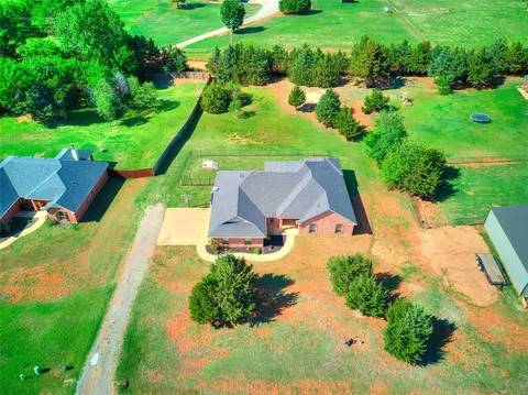 5774 Timberland Xing, Guthrie, OK 73044