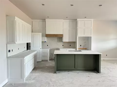 713 Summit Hollow Dr, Norman, OK 73071