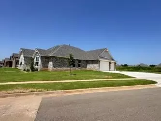 713 Summit Hollow Dr, Norman, OK 73071