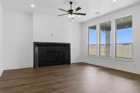 Living - 1400 SW 159th St, Moore, OK 73170 photo 5 of 5