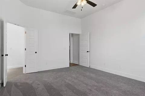 Bedroom - 1400 SW 159th St, Moore, OK 73170 photo 5 of 6