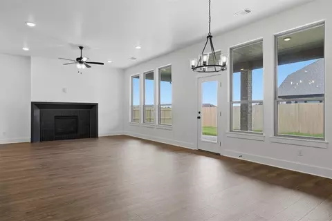 Living - 1400 SW 159th St, Moore, OK 73170 photo 2 of 5