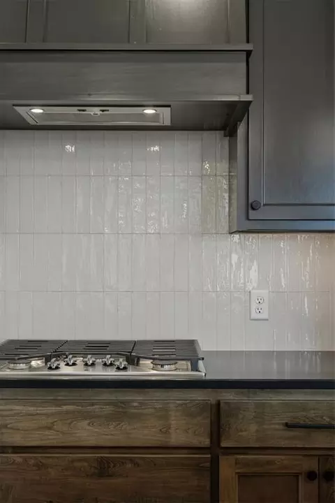 Kitchen - 1400 SW 159th St, Moore, OK 73170 photo 4 of 6