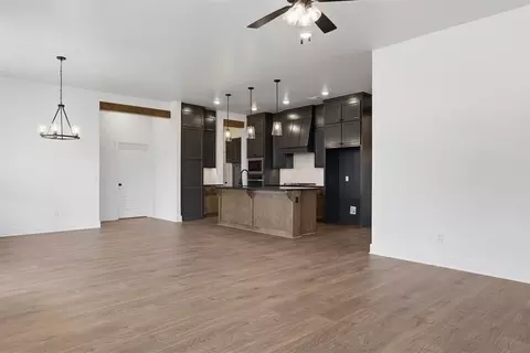Living - 1400 SW 159th St, Moore, OK 73170 photo 4 of 5