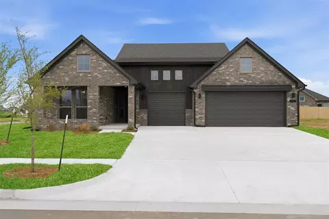 1400 SW 159th St, Moore, OK 73170