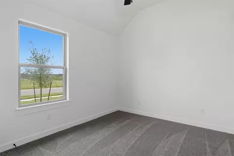 Bedroom - 1400 SW 159th St, Moore, OK 73170 photo 3 of 6