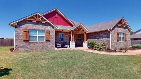 12733 SW 26th St, Yukon, OK 73099