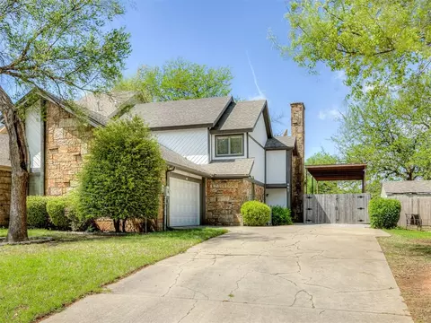907 Leisure Dr, Midwest City, OK 73110