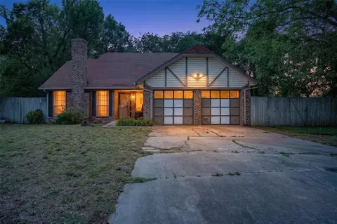 1031 S Brookview Ln, Mustang, OK 73064