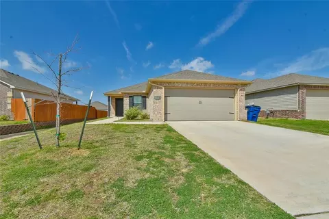 1316 Chuck Wagon Dr, El Reno, OK 73036