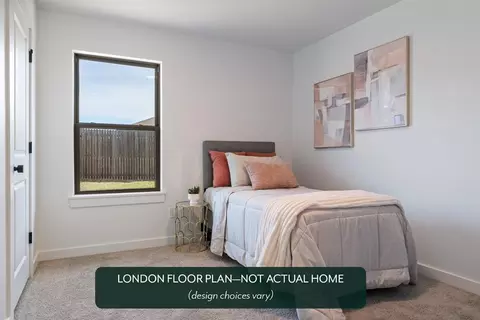 Bedroom - 440 Compass Dr, Yukon, OK 73099 photo 1 of 6