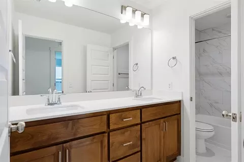 Bath - 440 Compass Dr, Yukon, OK 73099 photo 1 of 7