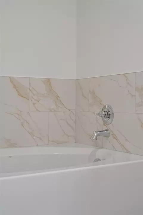 Bath - 440 Compass Dr, Yukon, OK 73099 photo 6 of 7