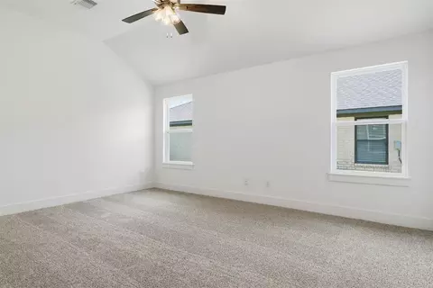 Bedroom - 440 Compass Dr, Yukon, OK 73099 photo 7 of 8