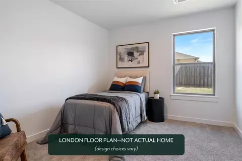Bedroom - 440 Compass Dr, Yukon, OK 73099 photo 3 of 6