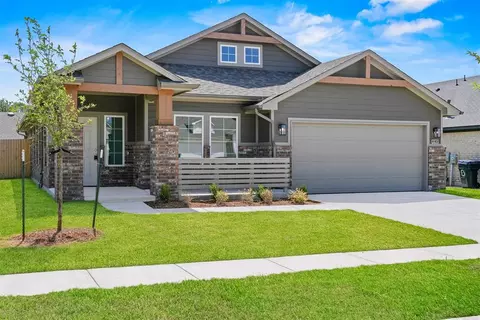 Exterior - 440 Compass Dr, Yukon, OK 73099 photo 2 of 3