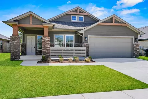 440 Compass Dr, Yukon, OK 73099