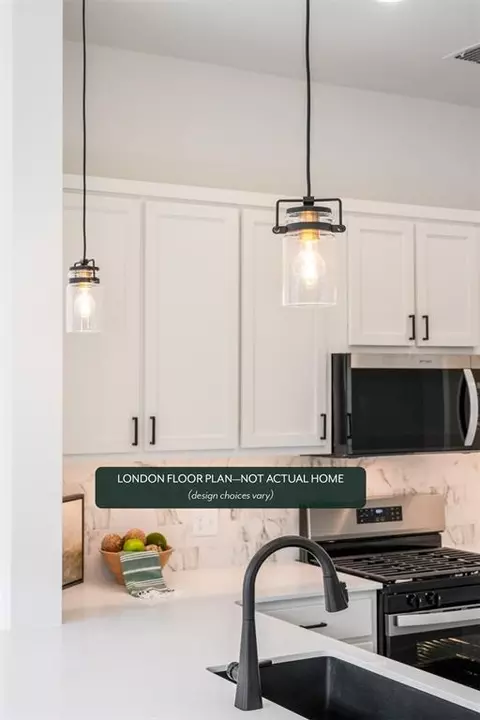 Kitchen - 440 Compass Dr, Yukon, OK 73099 photo 4 of 5