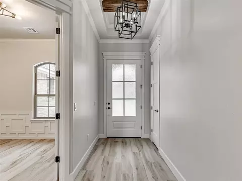 Entry Way - 8141 Longbow Dr, Arcadia, OK 73007 photo 2 of 4