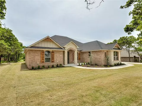 Exterior - 8141 Longbow Dr, Arcadia, OK 73007 photo 2 of 9