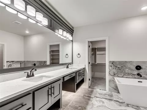 Bath - 8141 Longbow Dr, Arcadia, OK 73007 photo 2 of 6