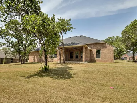 Exterior - 8141 Longbow Dr, Arcadia, OK 73007 photo 7 of 9