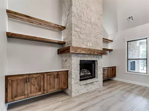 Living - 8141 Longbow Dr, Arcadia, OK 73007 photo 3 of 3
