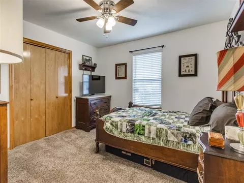 Bedroom - 1325 NW 9th St, Moore, OK 73170 photo 9 of 10