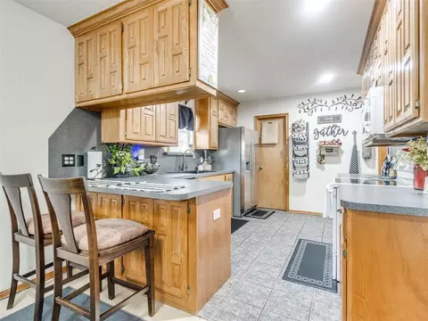 Kitchen - 1325 NW 9th St, Moore, OK 73170 photo 6 of 6