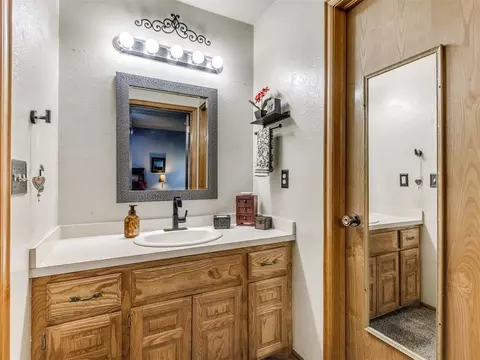 Bath - 1325 NW 9th St, Moore, OK 73170 photo 2 of 4