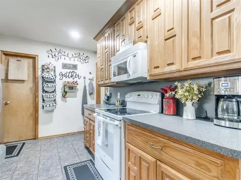 Kitchen - 1325 NW 9th St, Moore, OK 73170 photo 4 of 6