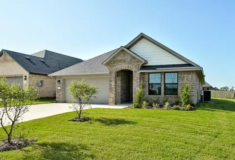4800 Sand Lily Ln, Edmond, OK 73034