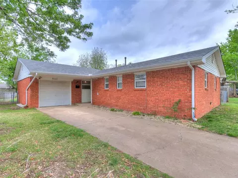 937 NW 19th St, Moore, OK 73160