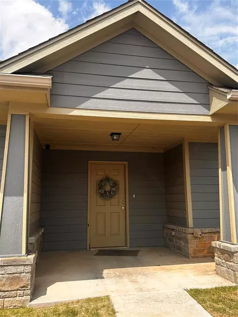 1021 SW 92nd St, Oklahoma City, OK 73139