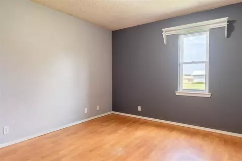 Bedroom - 5485 Primrose Ln, Davis, OK 73030 photo 2 of 3