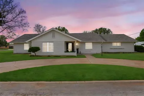 400 W Elm St, Hobart, OK 73651